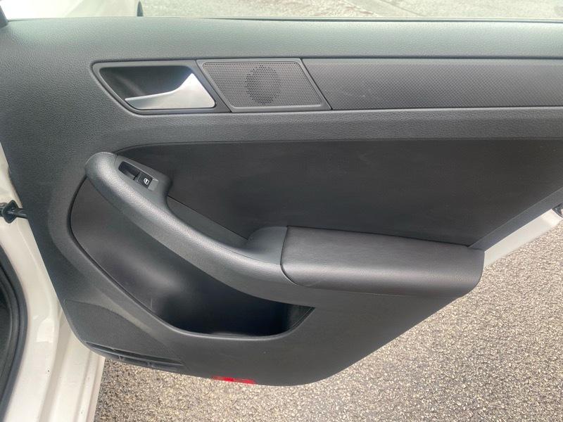 Volkswagen Jetta SE 2012