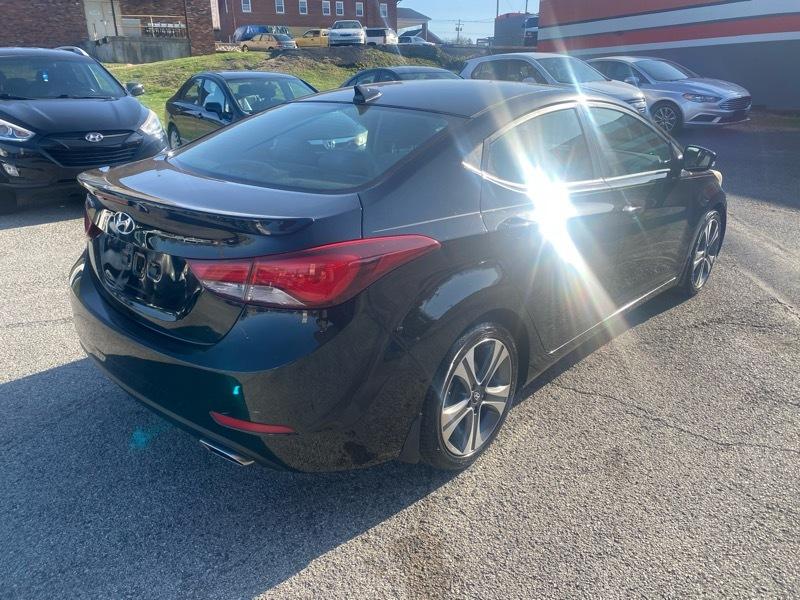 Hyundai Elantra SE 6AT 2016