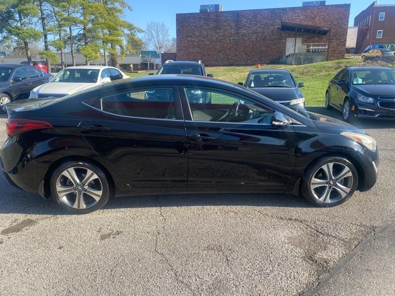 Hyundai Elantra SE 6AT 2016