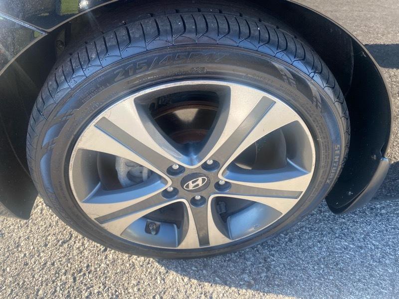 Hyundai Elantra SE 6AT 2016