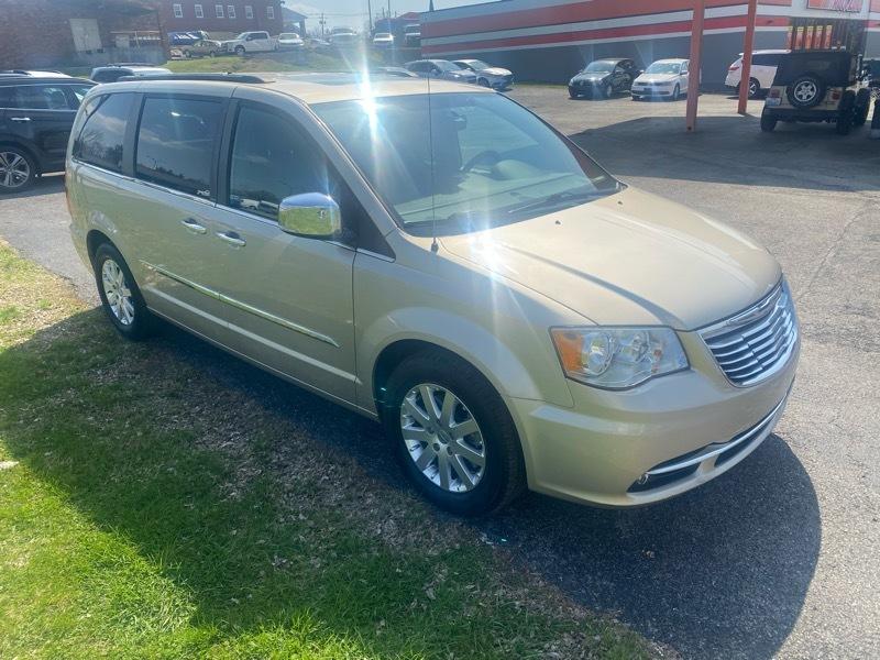 2012 Chrysler Town & Country Touring-L