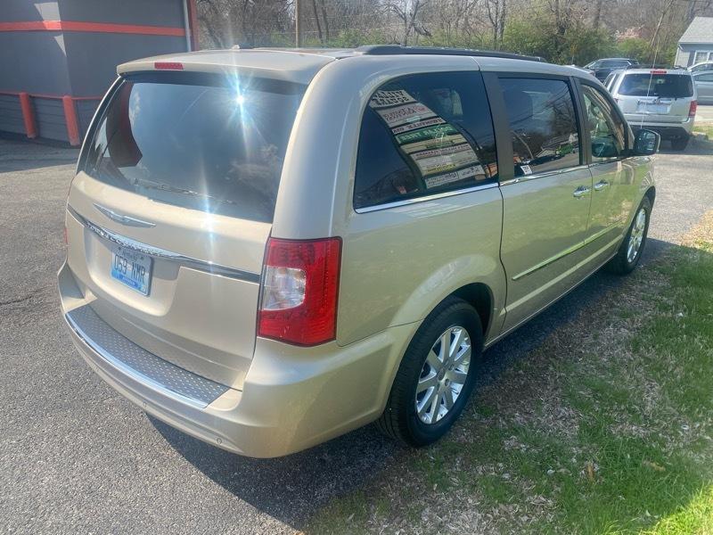 Chrysler Town & Country Touring-L 2012