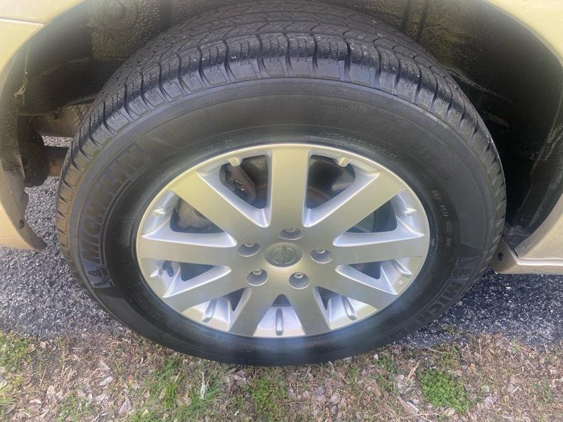 Chrysler Town & Country Touring-L 2012