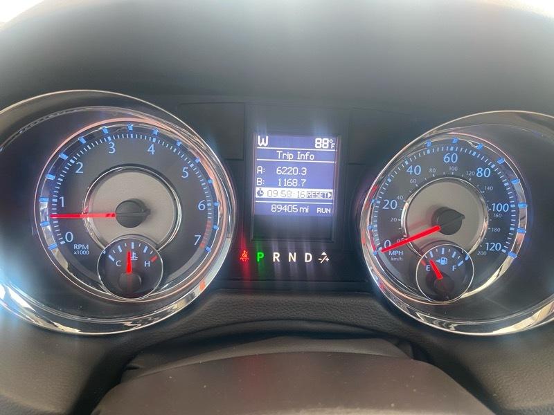 Chrysler Town & Country Touring-L 2012