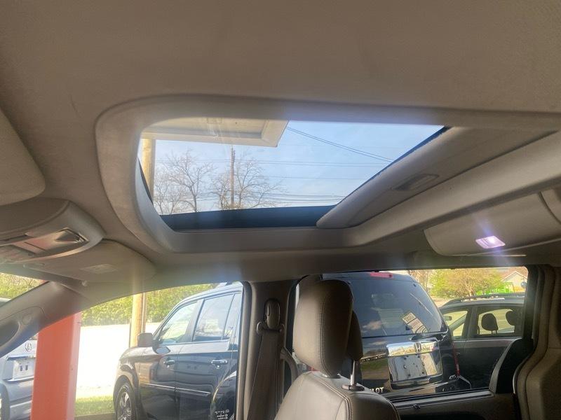 Chrysler Town & Country Touring-L 2012