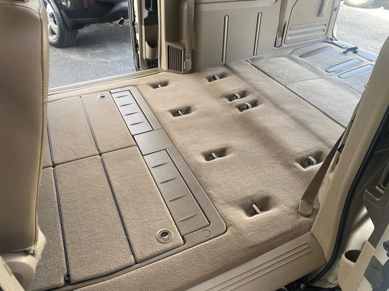 Chrysler Town & Country Touring-L 2012