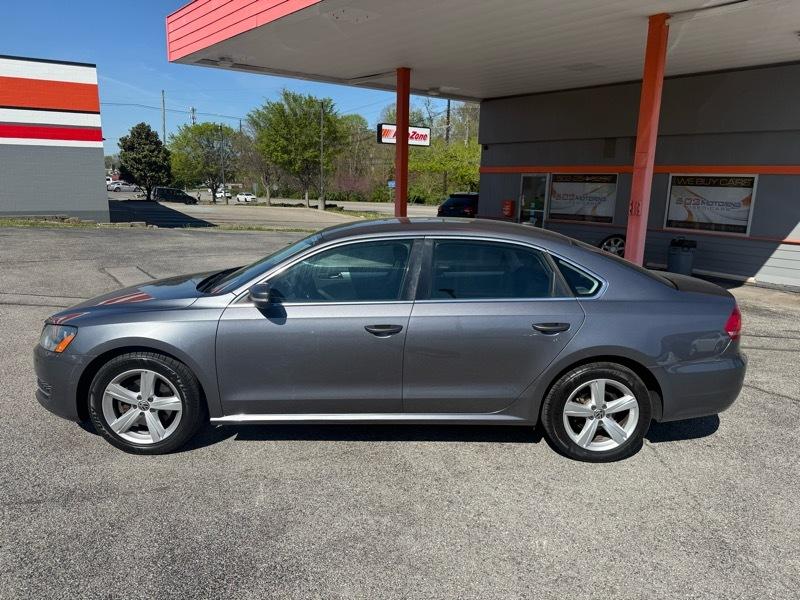 Volkswagen Passat 2.5L SE AT 2013