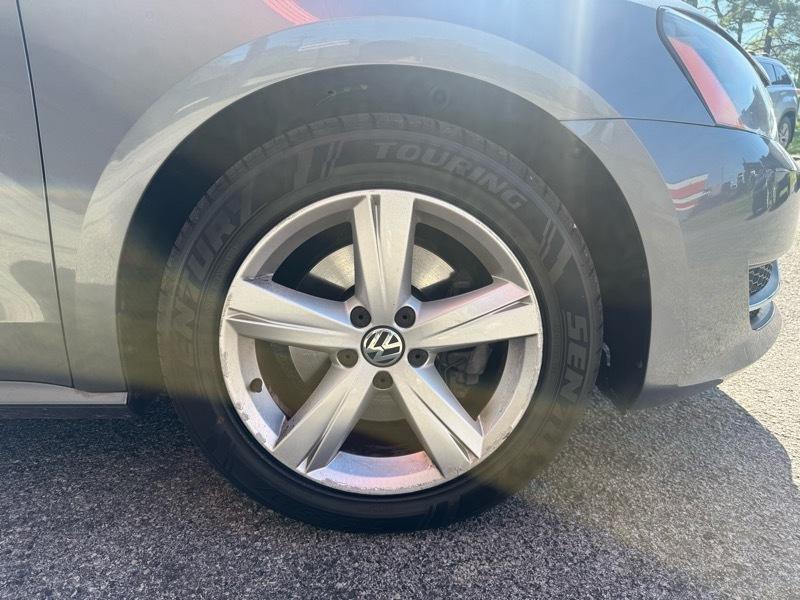 Volkswagen Passat 2.5L SE AT 2013