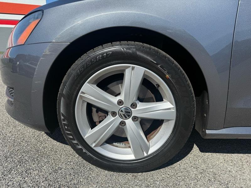 Volkswagen Passat 2.5L SE AT 2013