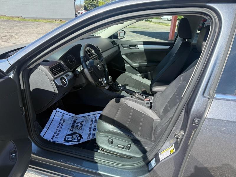 Volkswagen Passat 2.5L SE AT 2013