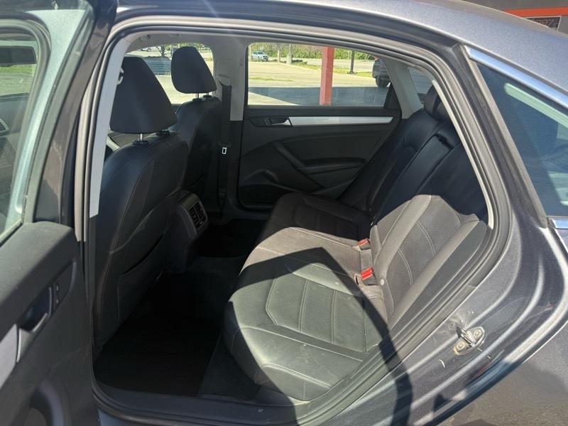 Volkswagen Passat 2.5L SE AT 2013