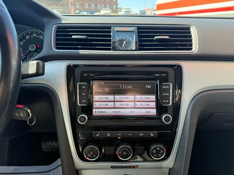 Volkswagen Passat 2.5L SE AT 2013