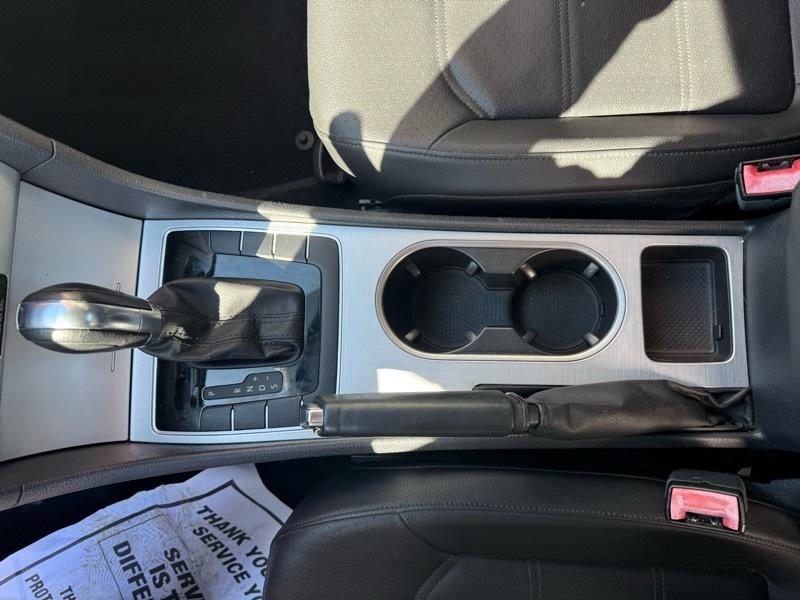 Volkswagen Passat 2.5L SE AT 2013