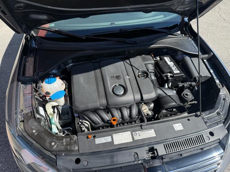 Volkswagen Passat 2.5L SE AT 2013