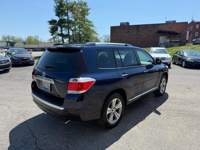 Toyota Highlander Limited 2WD 2013