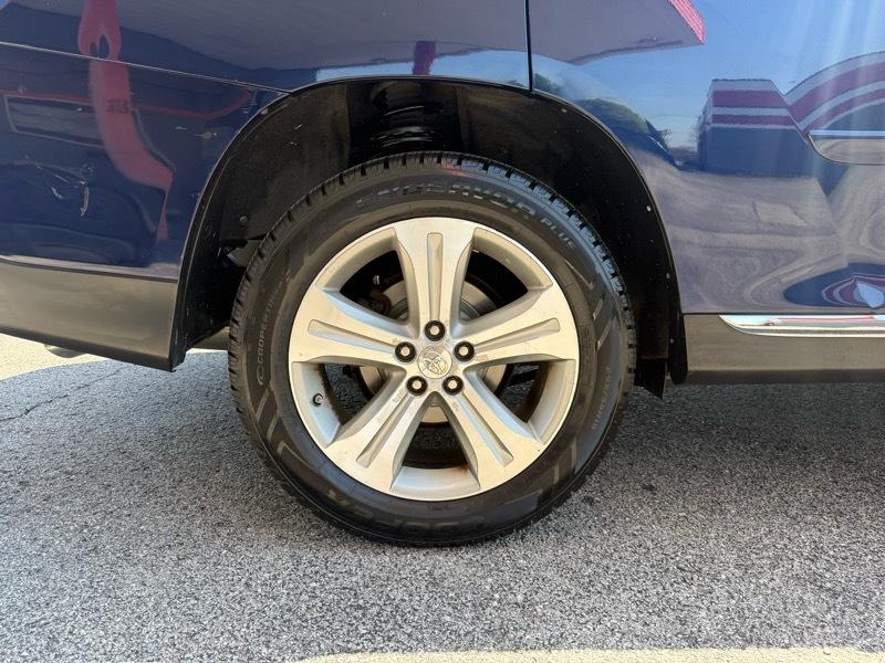 Toyota Highlander Limited 2WD 2013