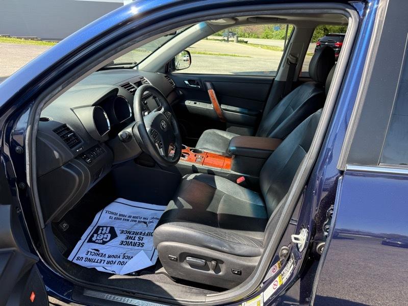 Toyota Highlander Limited 2WD 2013