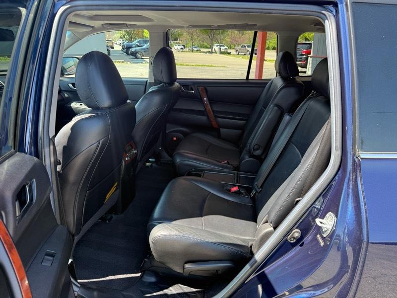 Toyota Highlander Limited 2WD 2013