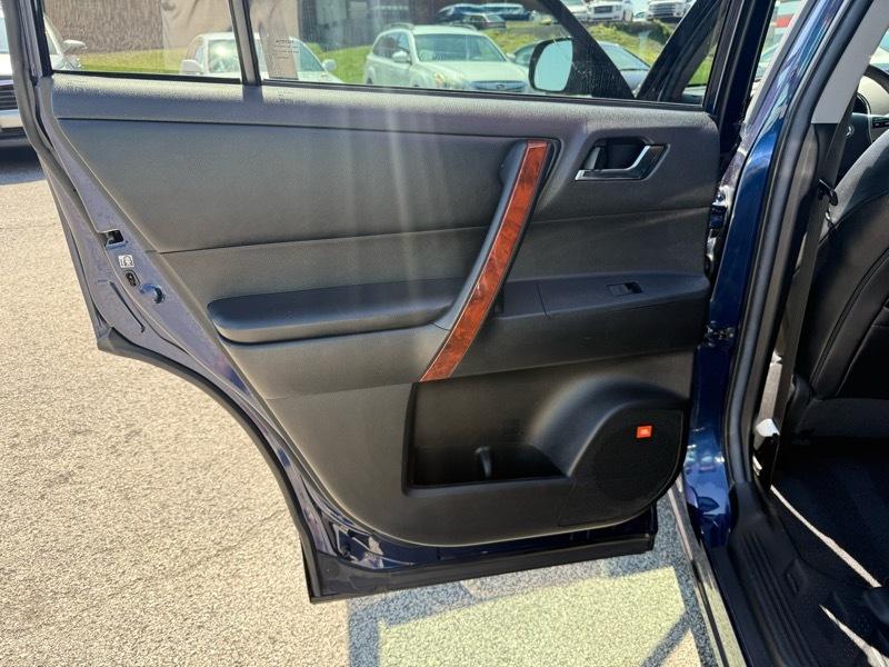 Toyota Highlander Limited 2WD 2013