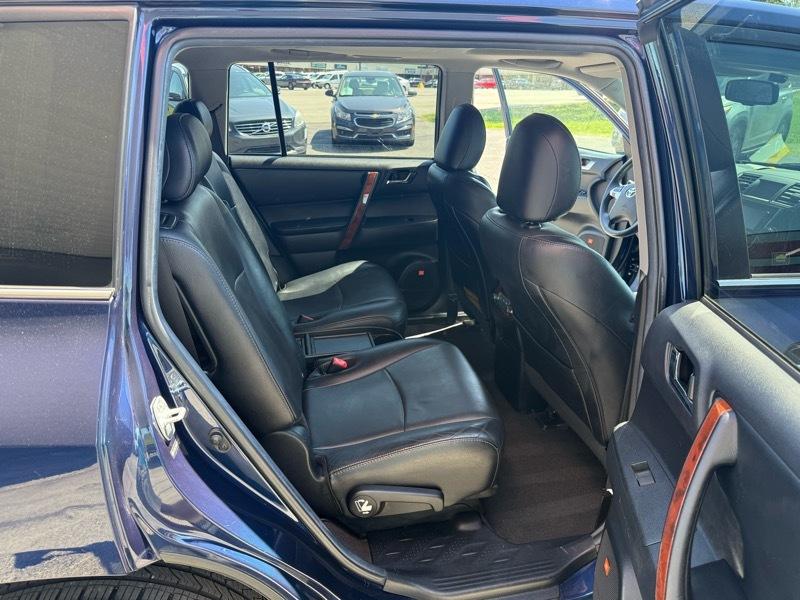 Toyota Highlander Limited 2WD 2013