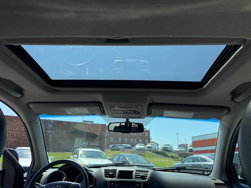 Toyota Highlander Limited 2WD 2013