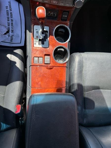 Toyota Highlander Limited 2WD 2013