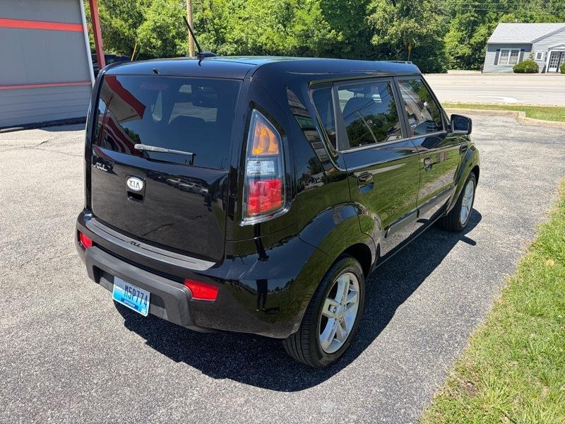 Kia Soul + 2010
