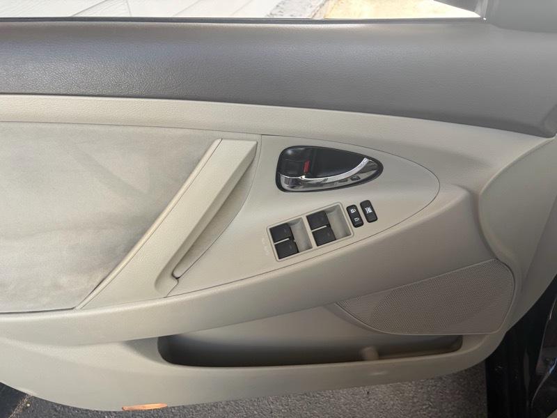 Toyota Camry LE 4D Sedan 2010