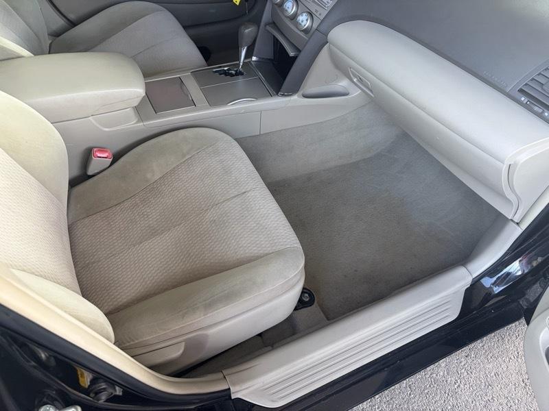 Toyota Camry LE 4D Sedan 2010