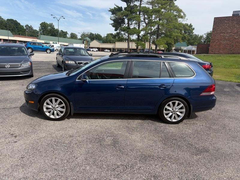Volkswagen Jetta SportWagen 2.5L SE PZEV 2012