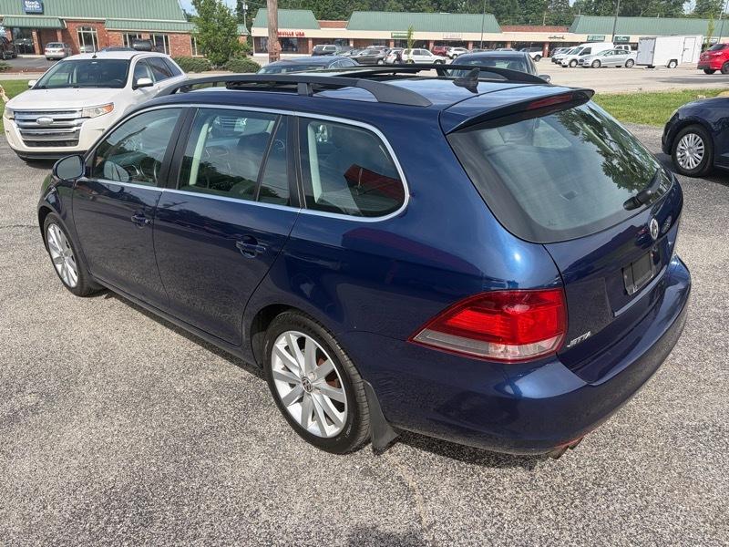 Volkswagen Jetta SportWagen 2.5L SE PZEV 2012