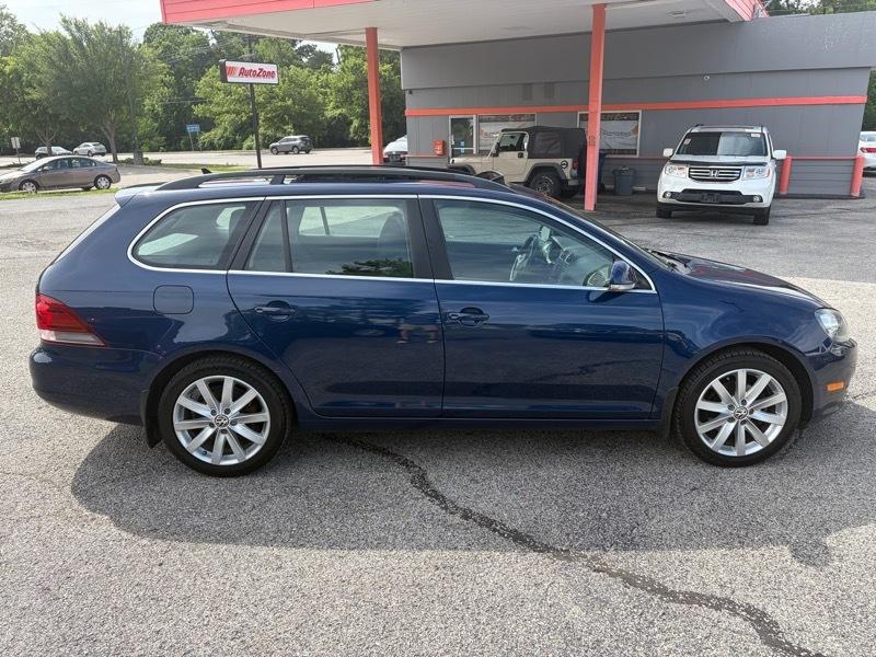 Volkswagen Jetta SportWagen 2.5L SE PZEV 2012
