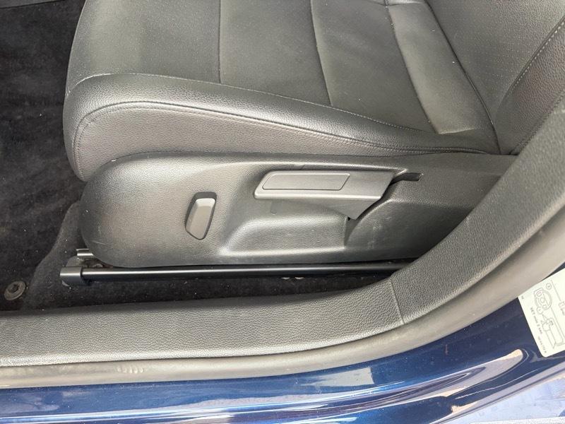 Volkswagen Jetta SportWagen 2.5L SE PZEV 2012