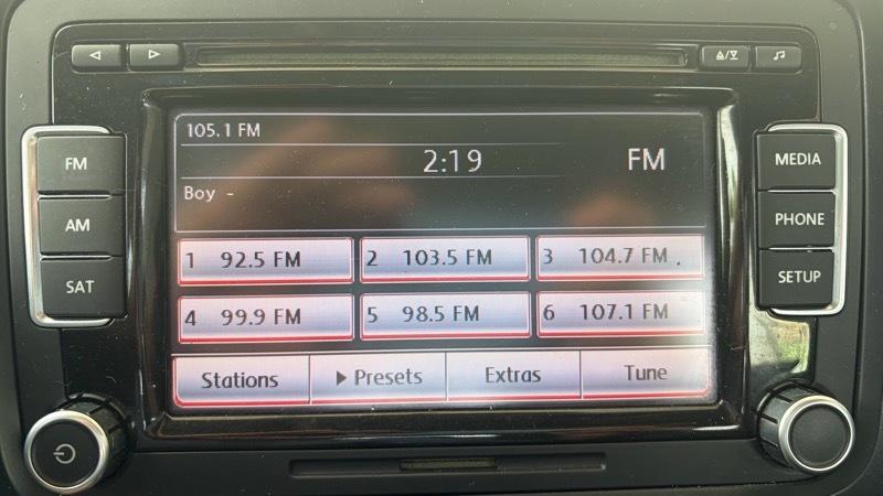 Volkswagen Jetta SportWagen 2.5L SE PZEV 2012