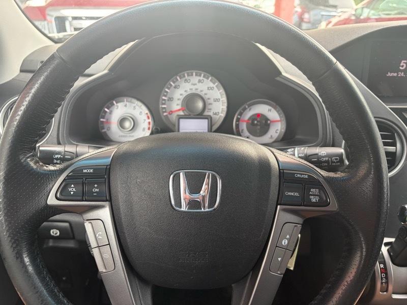 Honda Pilot Touring 4WD 5-Spd AT with DVD 2014