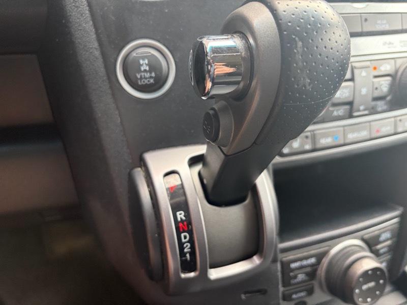 Honda Pilot Touring 4WD 5-Spd AT with DVD 2014