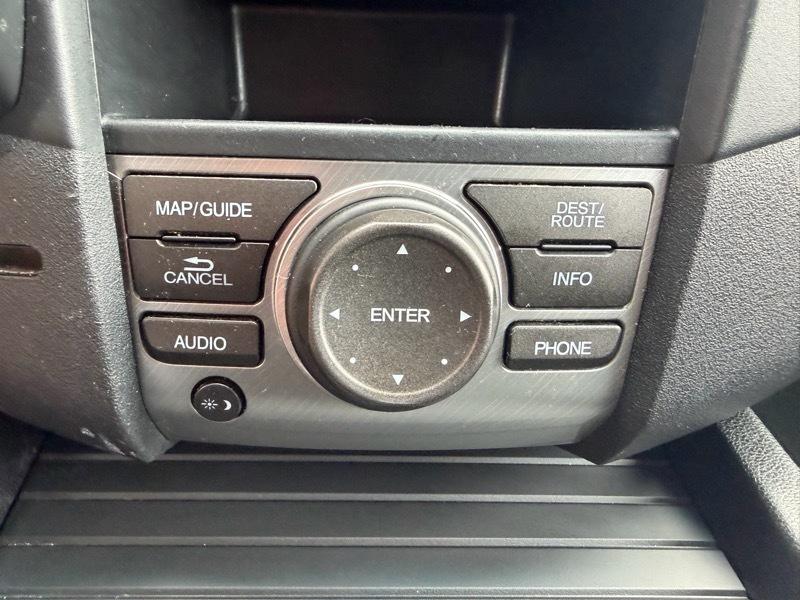 Honda Pilot Touring 4WD 5-Spd AT with DVD 2014