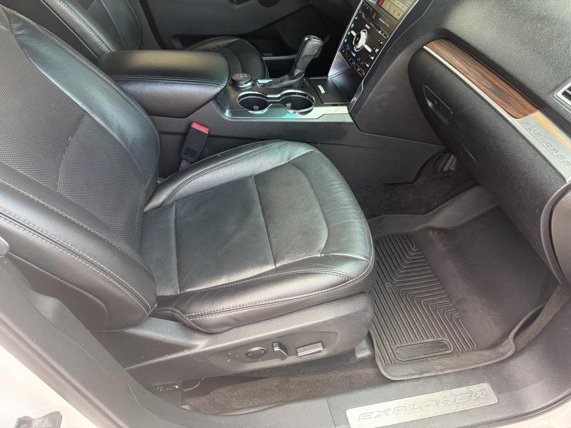2017 Ford Explorer Limited - Photo 30