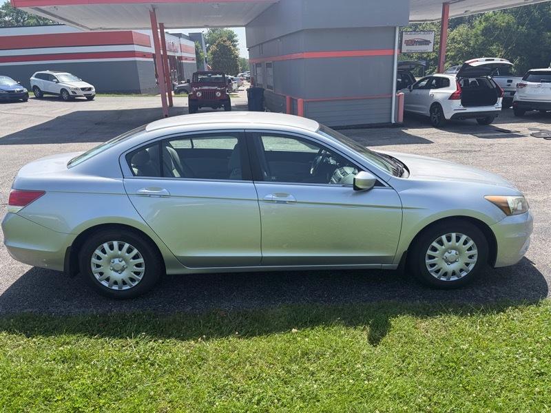Honda Accord LX sedan AT 2012