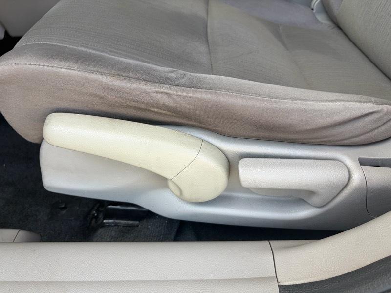 Honda Accord LX sedan AT 2012