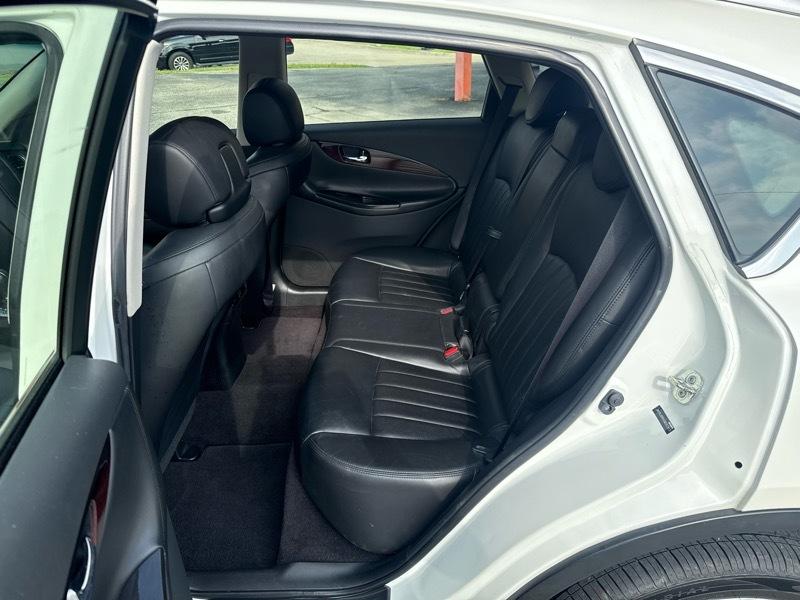 Infiniti QX50 Base AWD 2016