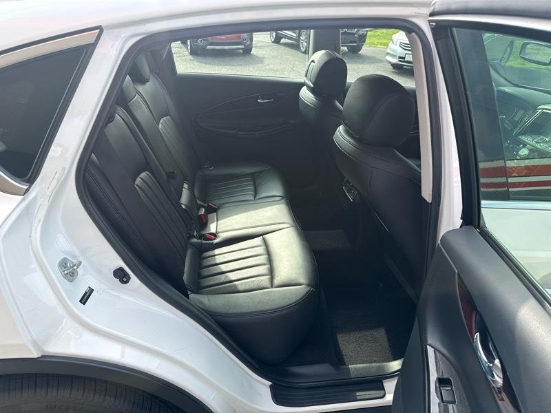 Infiniti QX50 Base AWD 2016
