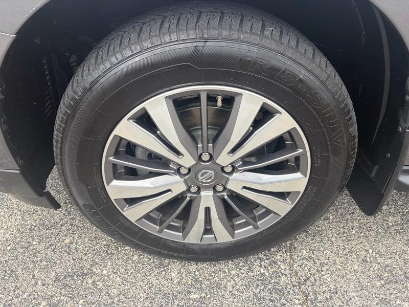 Nissan Pathfinder Platinum 4WD 2017