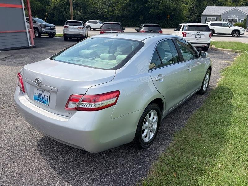 Toyota Camry 4dr Sedan LE 2011
