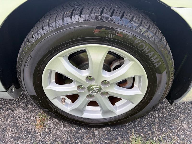 Toyota Camry 4dr Sedan LE 2011