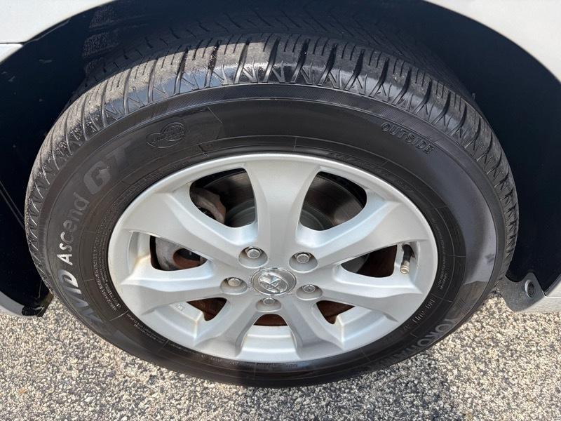 Toyota Camry 4dr Sedan LE 2011