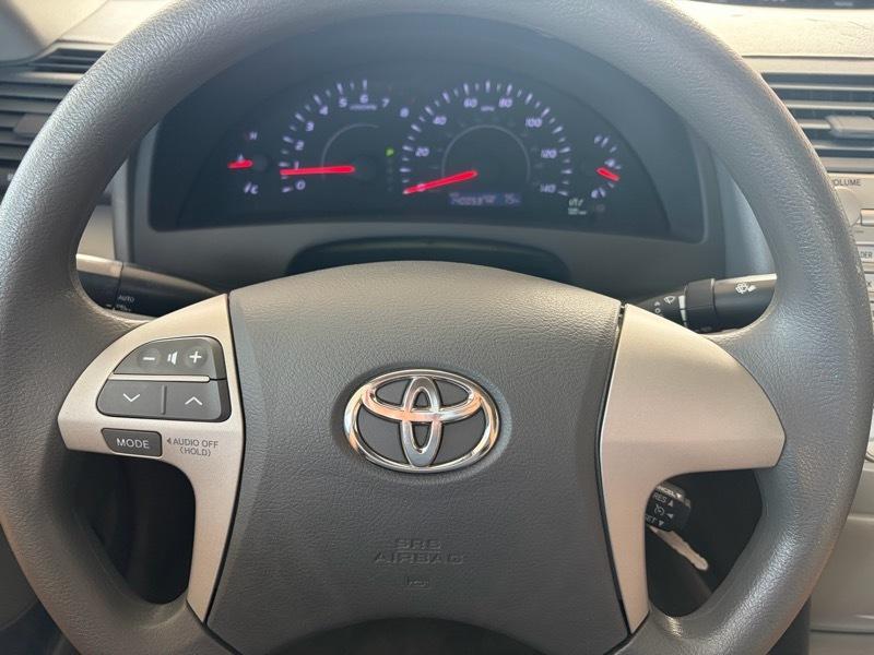 Toyota Camry 4dr Sedan LE 2011