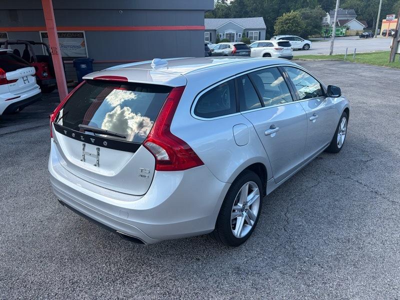 2015 Volvo V60 Premier - Photo 7
