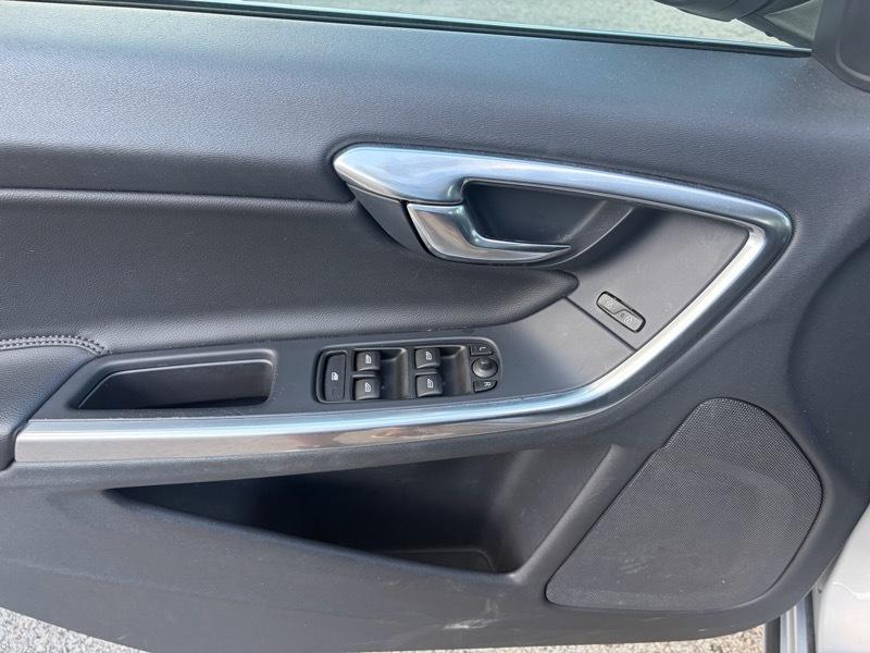 2015 Volvo V60 Premier - Photo 18