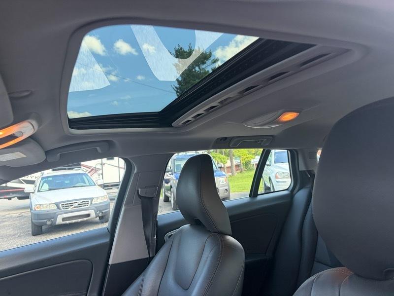 2015 Volvo V60 Premier - Photo 30